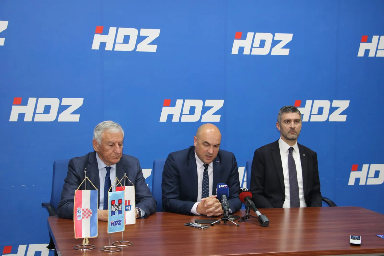 Konferencija za novinare: Naša stranka pobjeđuje bez obzira na izlaznost, bila ona velika ili mala